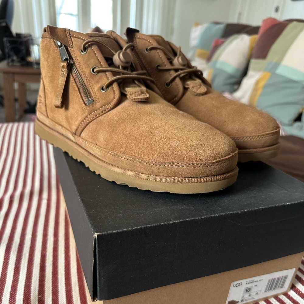 Men’s Uggs Neumel dual zip 2 size 10 men’s us